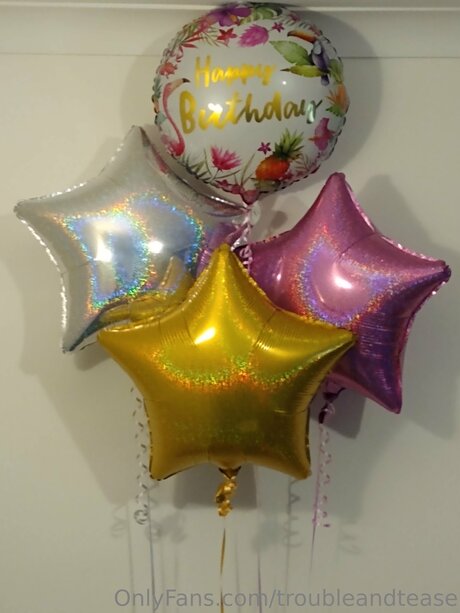 Troubleandtease étoile de l'art galeries