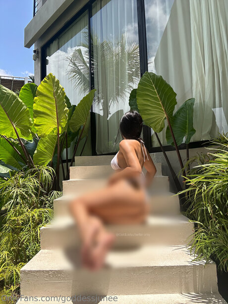 Goddessjunee star du porno sexy image