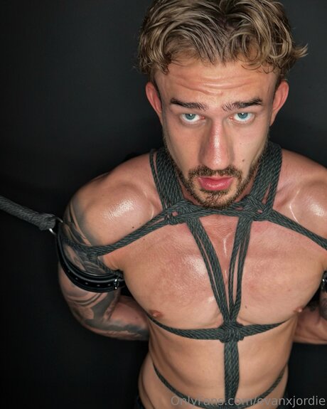 Evanxjordie modèle magnifique img