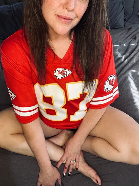 Crimsonmusewildfrisson modèle nu archive