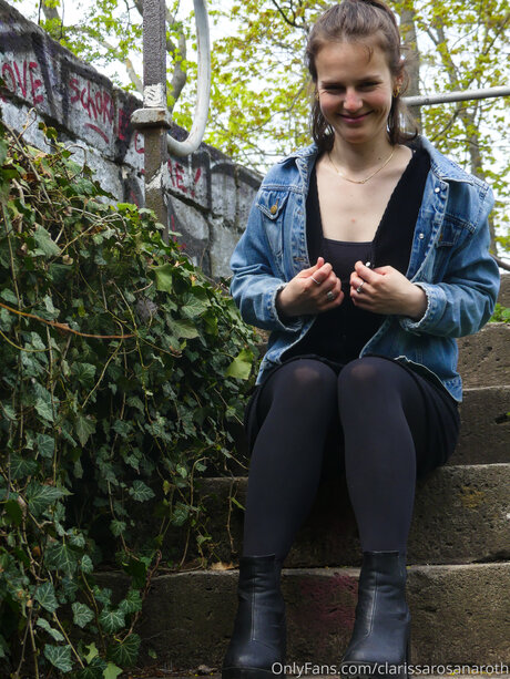 Clarissarosanaroth actrice de nus photos