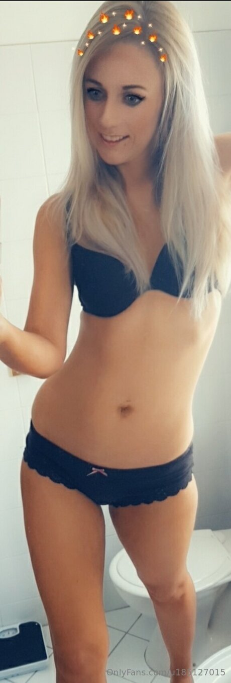 U185127015 star du porno en haute qualité des photos