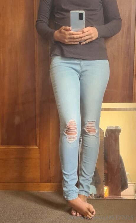 U185127015 actrice artistique galeries