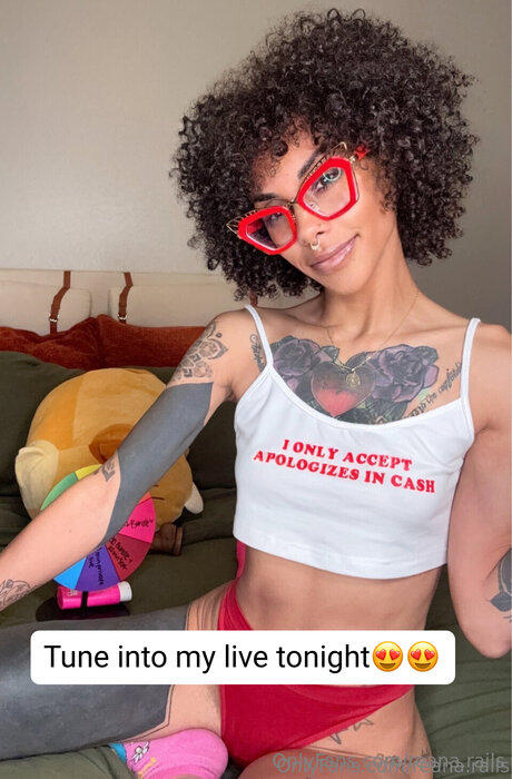 Reana Rails actrice artistique des photos