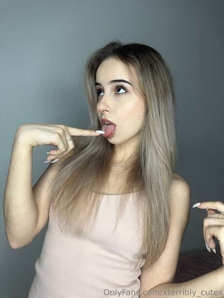 Xterribly Cutex star du porno sexy photo