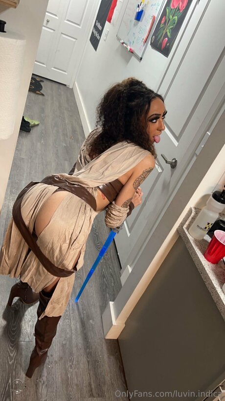 Becxa Hills actrice sexy archive