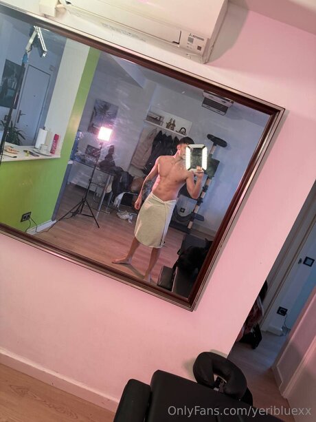 Yeribluexx jolie star du porno photo