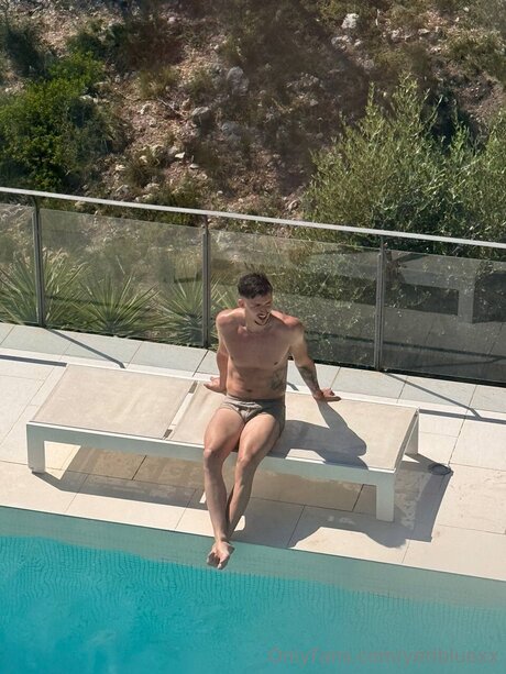 Yeribluexx actrice exclusive photo