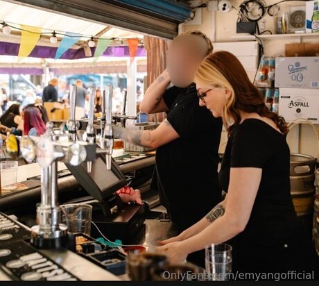 Emyangofficial actrice porno archive