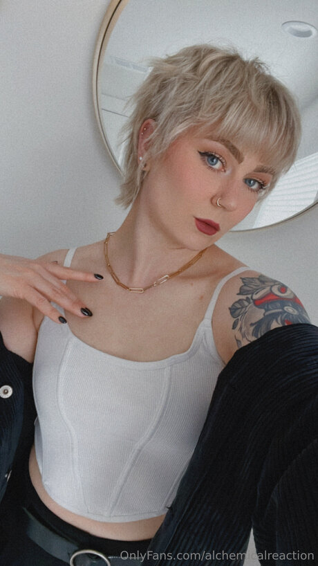 Alchemicalreaction star du porno parfaite photos
