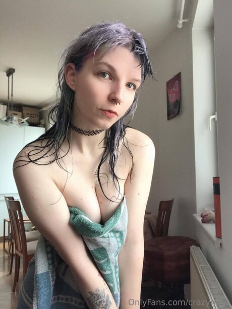 Crazynees star du porno chaud des photos