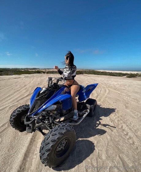 Julieblossom actrice artistique photos