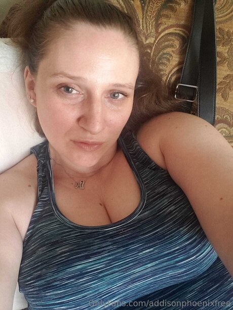 milf aux cheveux noirs onlyfans haut hd galeries