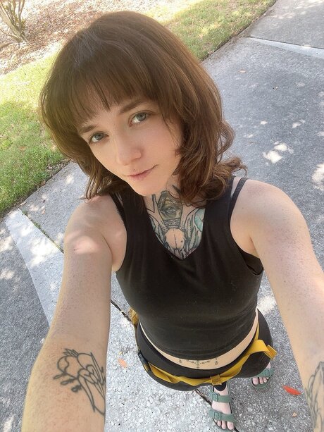 Meeklymara star pornographique galeries