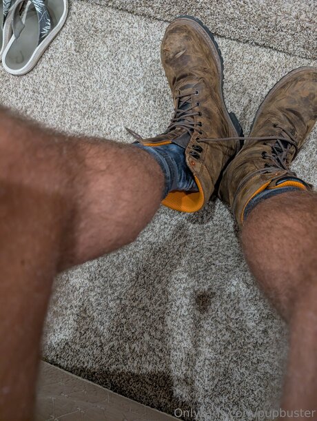 Pupbuster sexe star archive