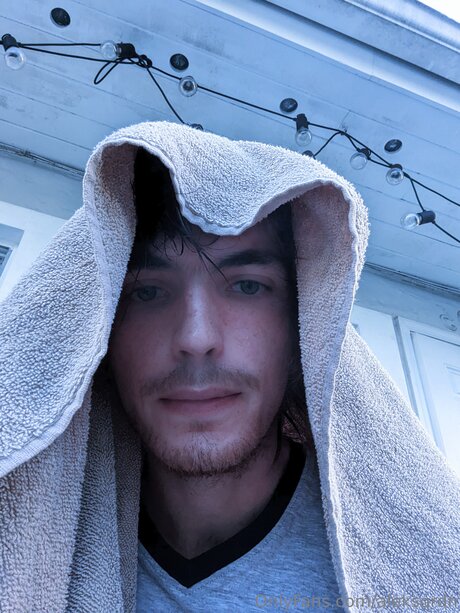 Aleksqrdn modèle de haute qualité images