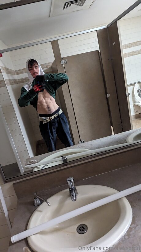 Aleksqrdn modèle chaud photo