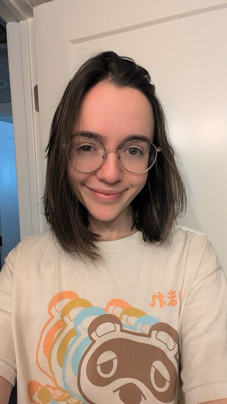 Peekabooadams étoile nue img