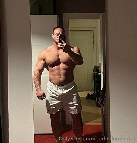 Berlindominator actrice nue image