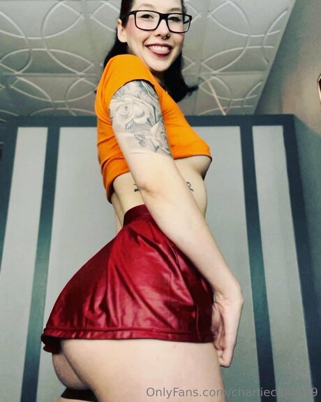 Charliecakes69 actrice sexy archive