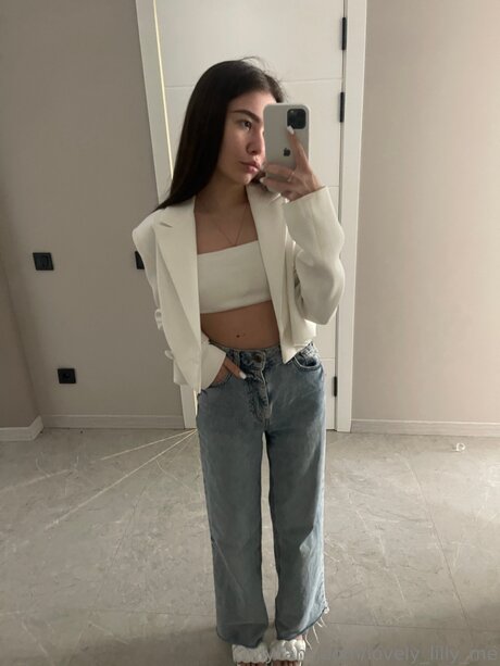 Lovely Lilly Me modèle parfait galeries