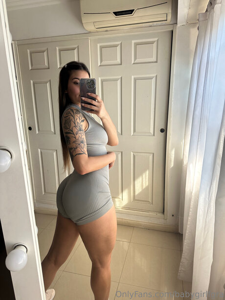 fans de grandes filles uniquement plutôt sexy photo