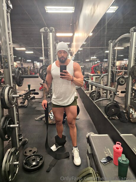 plage seins nus onlyfans gratuit sympa image