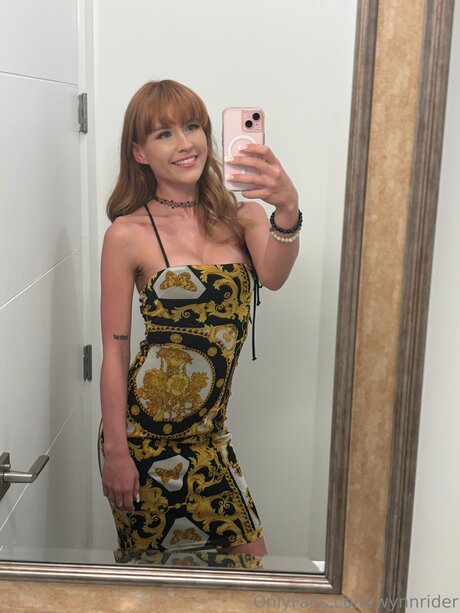 visage blond uniquementfans nus érotiques photo