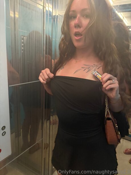 Naughtysally2 0 modèle hd des photos