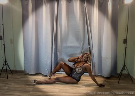 Almaahotxxx star du porno en haute qualité archive