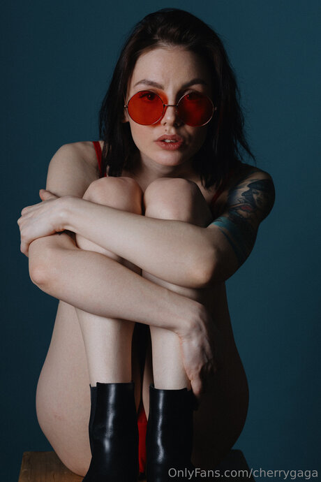 Cherrygaga modèle sympa images