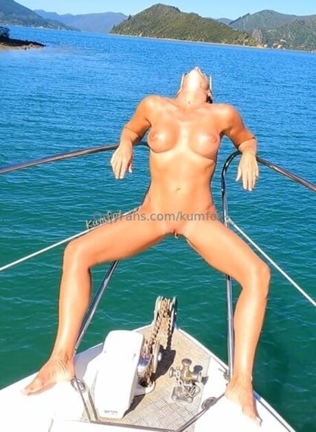 Kumfox actrice pornographique img