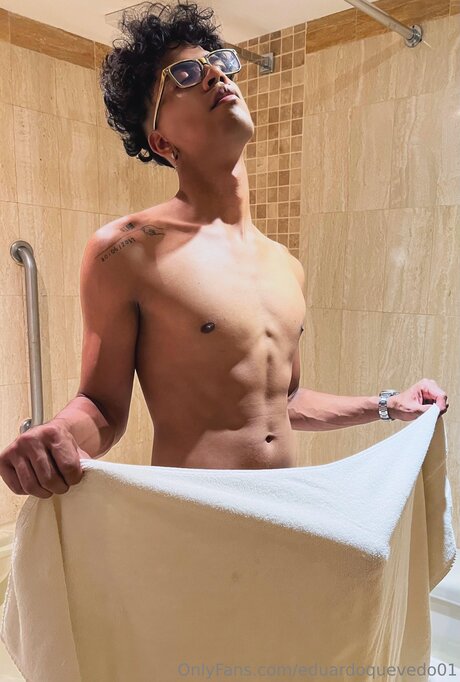 gros seins branlette espagnole onlyfans beau haut img