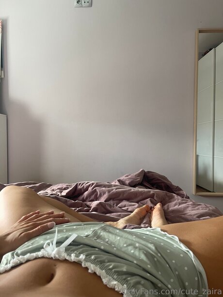 Cute Zaira étoile exclusive img