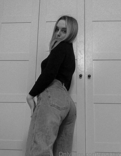 Elsa Jay top star galerie