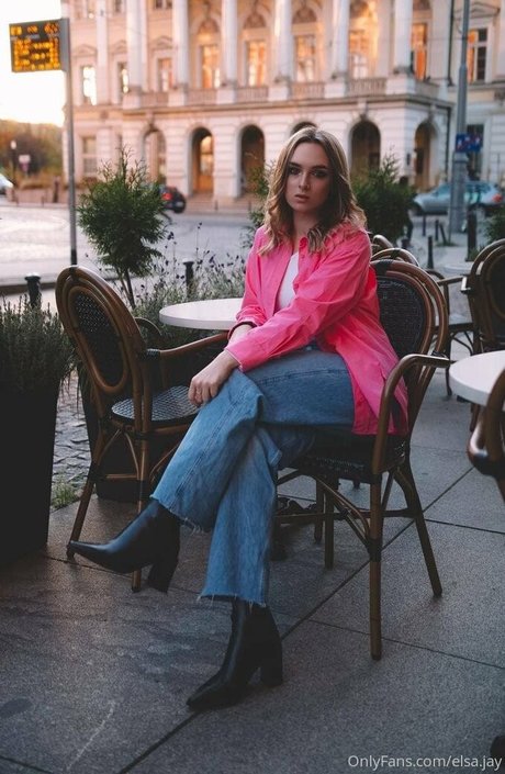 Elsa Jay art de star du porno photos