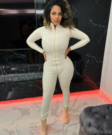 baisers lesbiens onlyfans xxx érotique galerie