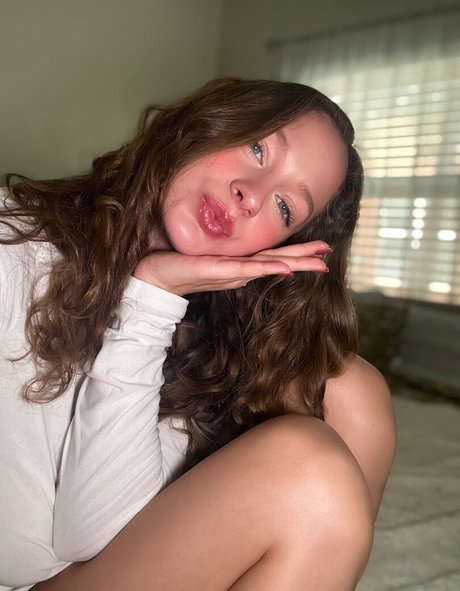 ASMR Marlena actrice chaude img