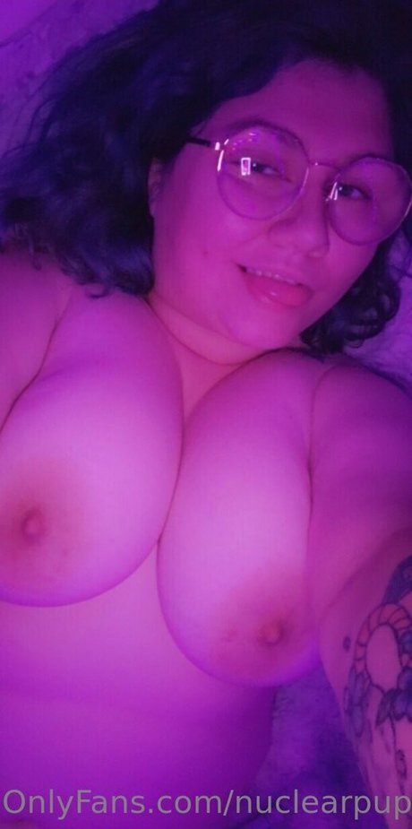 nuclearpuppo modèle exclusif photos