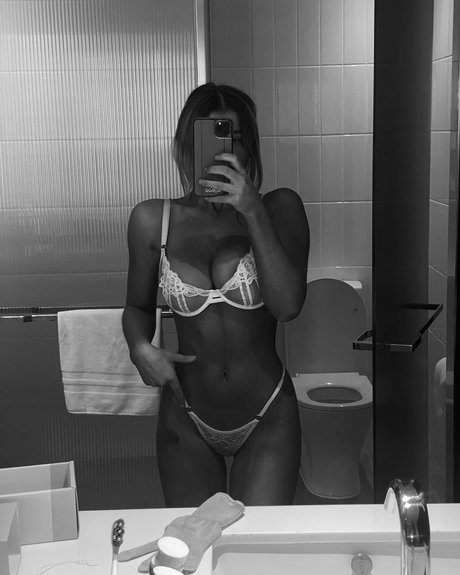 Kayla Butler jolie actrice galeries