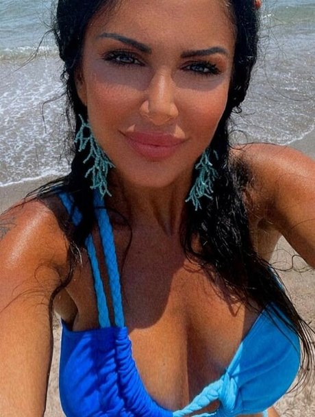 string gros cul onlyfans bien chaud photo