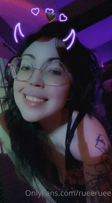 rueeruee étoile érotique photo