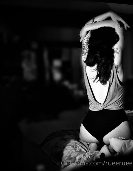 rueeruee meilleure star du porno photos