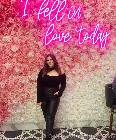 puckbuddy actrice sexy galerie