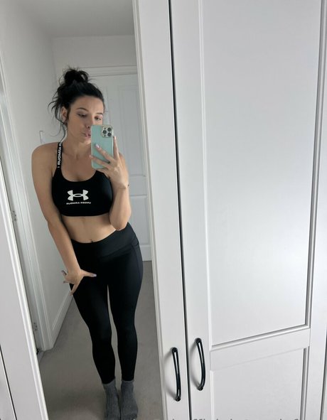 entraînement en salle de sport uniquement pour les fans beau xxx image