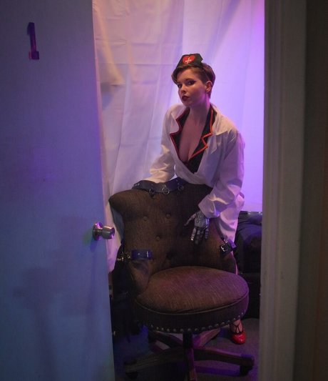 Tayliss Forge nus étoiles archive