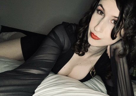 Bloody modèle porno photos