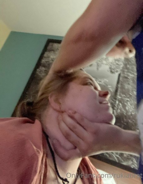 rukiabrat étoile nue des photos