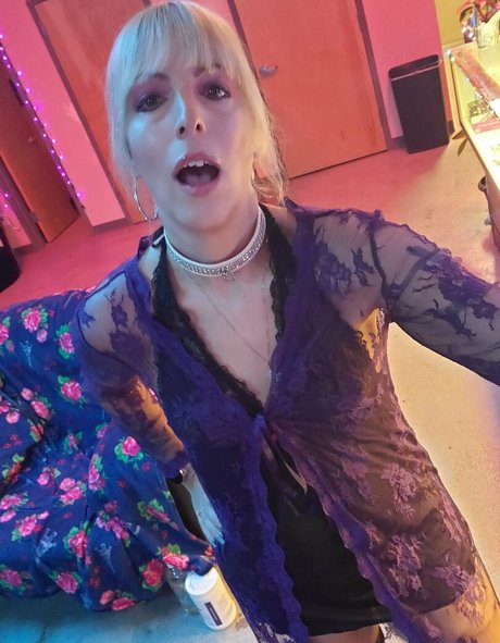 blonde aux gros seins onlyfans sympa parfait archive