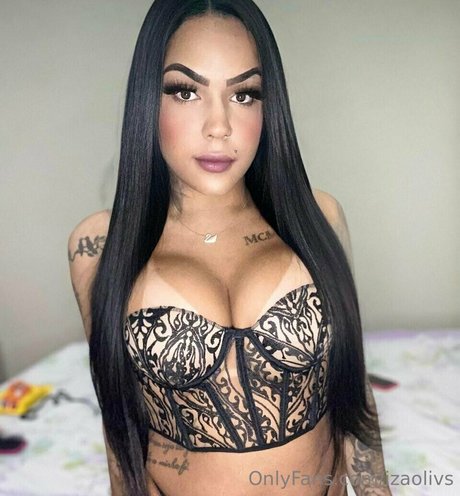 Izabela Oliveira étoile de haute qualité galeries